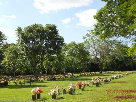 Cemitrio Parque Maring