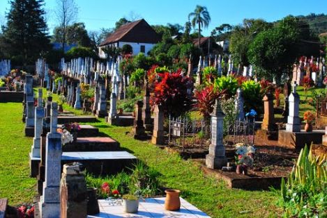 Floricultura e Cemit�rio Evang�lico