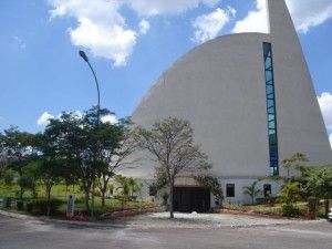 Floricultura e Cemitrio Gethsmani Anhaguera
