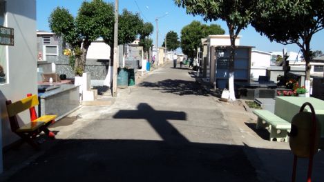 Floricultura e Cemit�rio Municipal Pio XII
